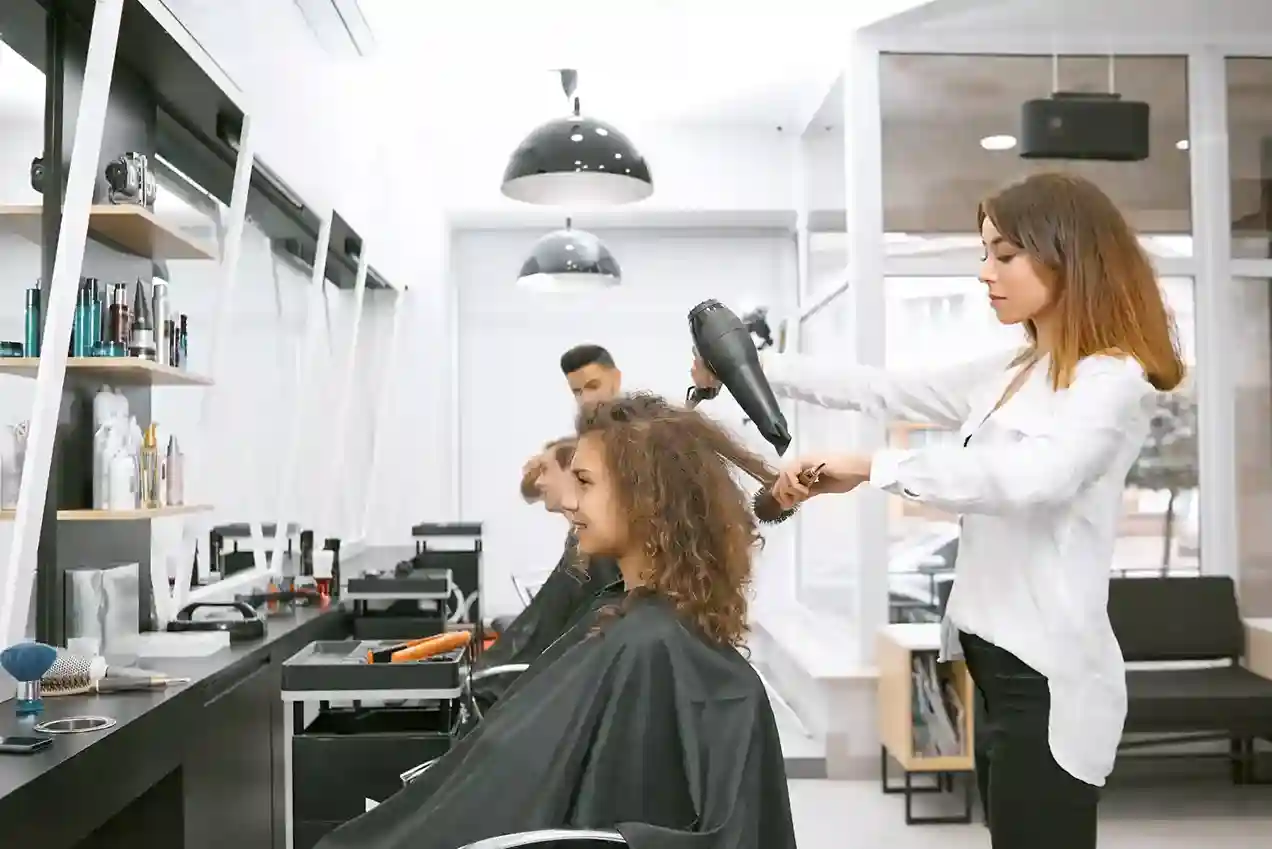 salon suite vs booth rental